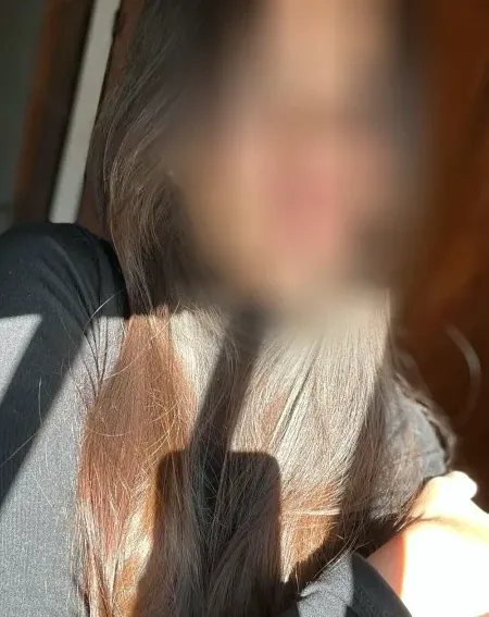 Angela, 32