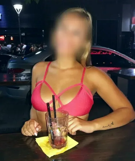 Cindy, 32
