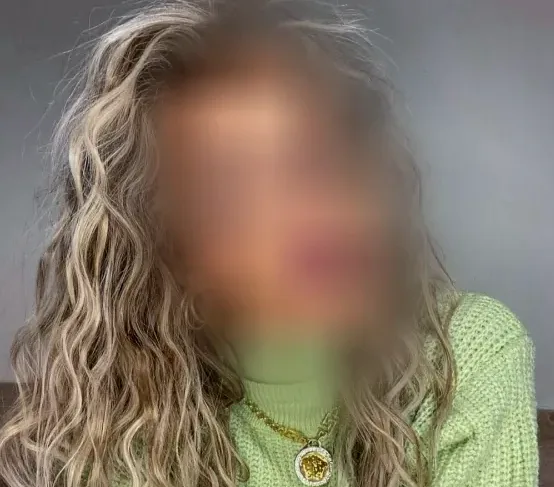 Ellen, 35
