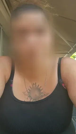 Imane, 37