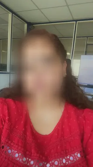 Karin, 40