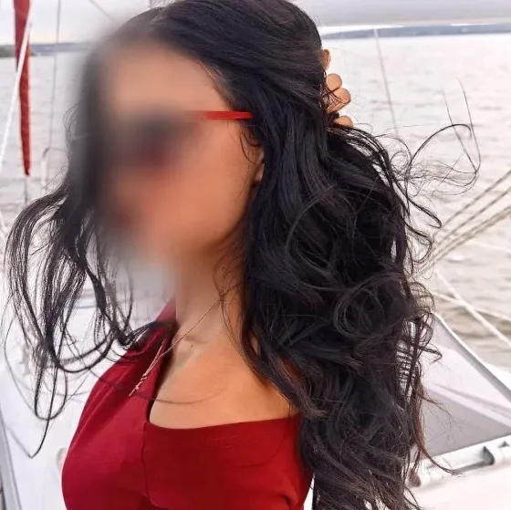 Monique, 35