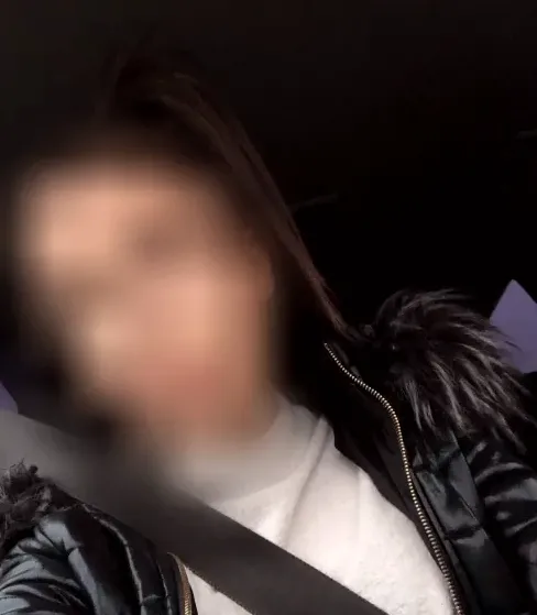 Nikki, 28
