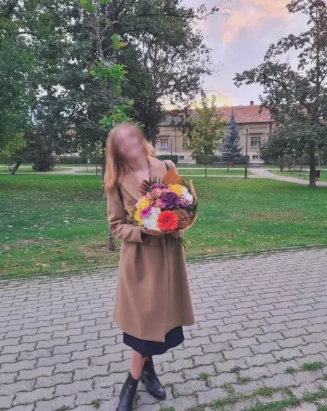 Nina, 35