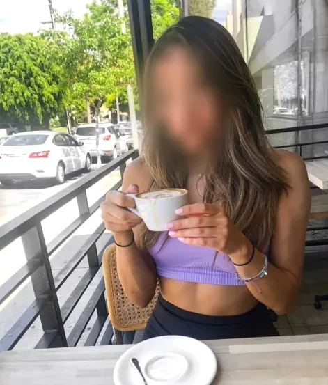 Rania, 32