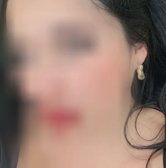 Sophie, 37