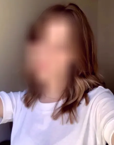 Sophie, 28