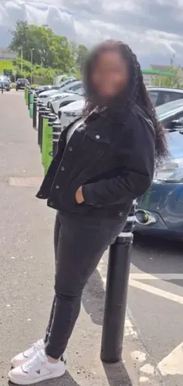 Suzanne, 33